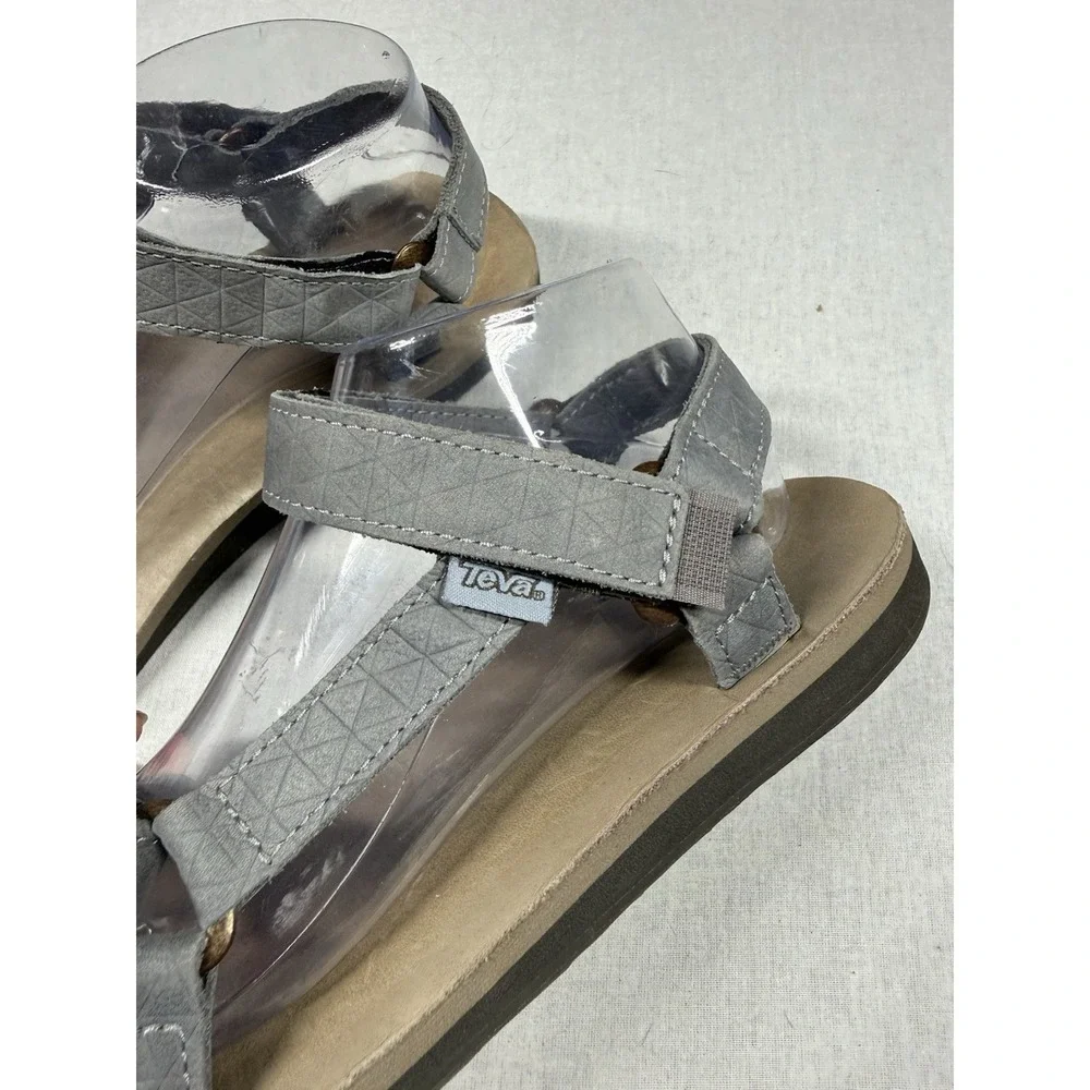 Teva Sandal Original Universal Women Sz 11 Gray Embossed Leather Comfort EUC